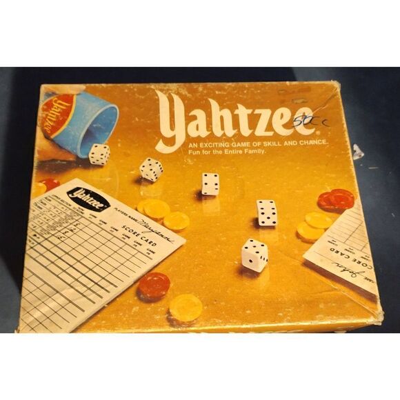 Yahtzee 2 In One Vintage 1975 Lowe Milton Bradley  Game Blue Cup !!!! Yahtzee Ch - Picture 1 of 6